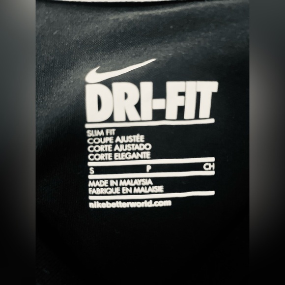 🖤 MY FEET HURT FROM KICKING SO MUCH…! Nike dri-fit tshirt size sm-see video 🎥 - Picture 4 of 10